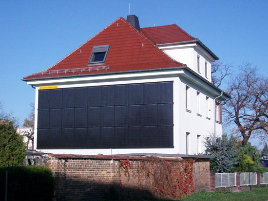 PV-Anlage an der Fassade